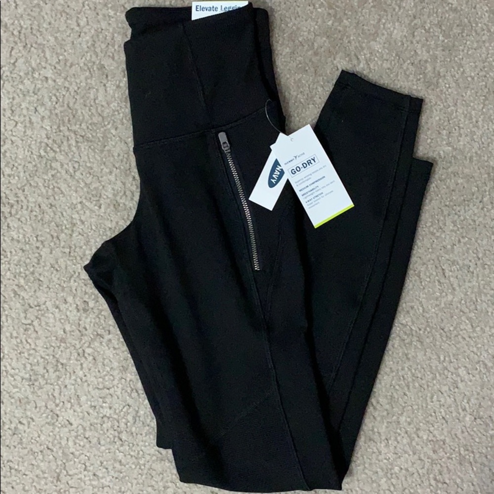Brand new, never worn Old Navy leggings.